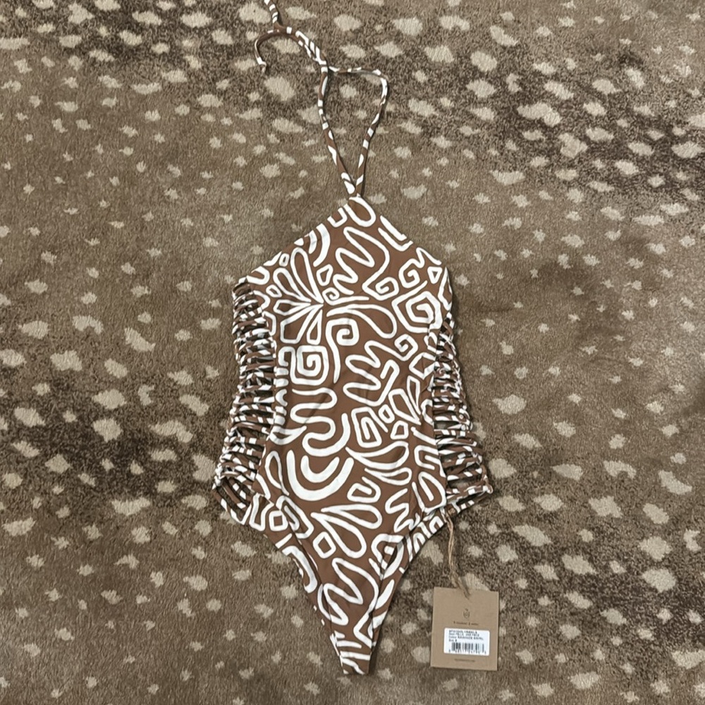 Stone Fox Fella One-Piece Swimsuit in Rawhide Swirl NWT - Picture 4 of 7
